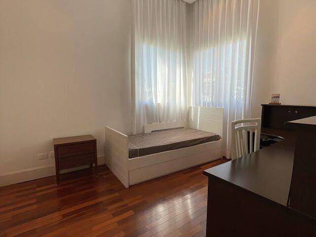 Casa para Venda em Santana de Parnaíba - 3