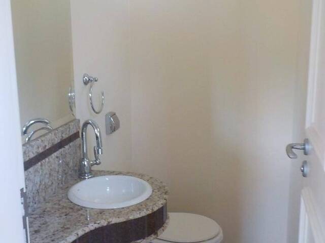 Casa para Venda em Santana de Parnaíba - 3