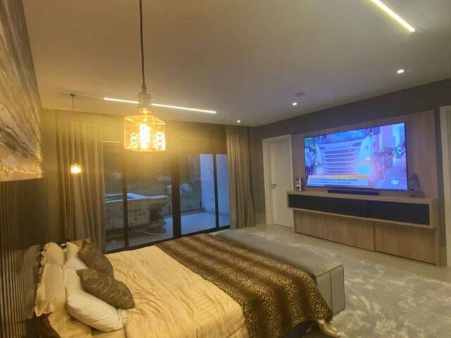 Casa para Venda em Santana de Parnaíba - 2