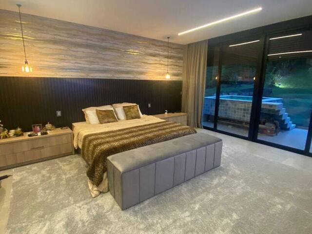 Casa para Venda em Santana de Parnaíba - 3