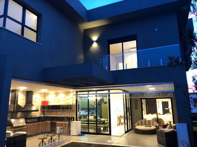 Casa para Venda em Santana de Parnaíba - 3