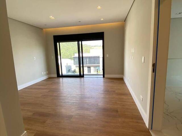 Casa para Venda em Santana de Parnaíba - 3