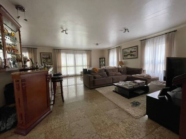 Casa para Venda em Santana de Parnaíba - 5