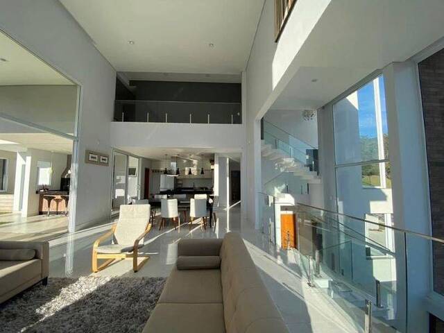 Casa para Venda em Santana de Parnaíba - 5