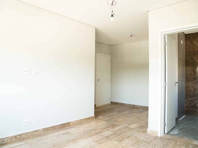 Casa para Venda em Santana de Parnaíba - 2