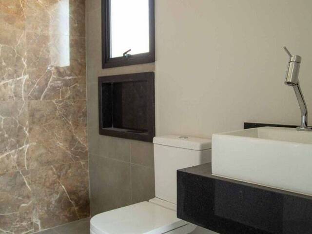 Casa para Venda em Santana de Parnaíba - 4