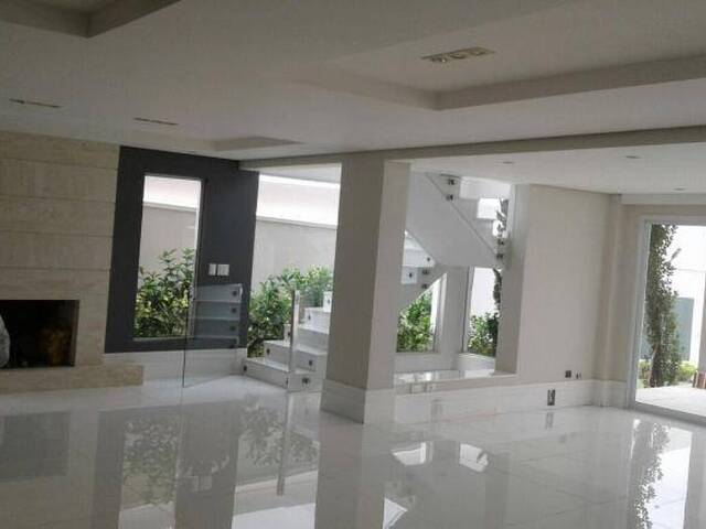 Casa para Venda em Santana de Parnaíba - 3