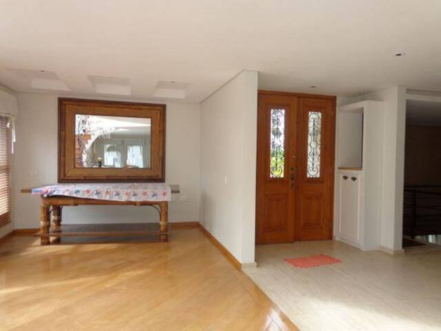 Casa para Venda em Santana de Parnaíba - 2