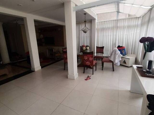 Casa para Venda em Santana de Parnaíba - 4