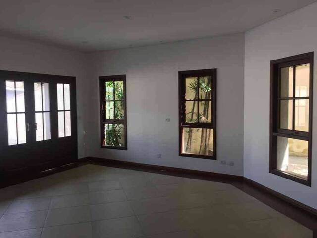 Casa para Venda em Santana de Parnaíba - 4