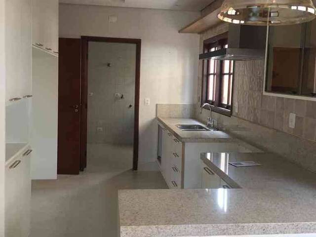 Casa para Venda em Santana de Parnaíba - 5