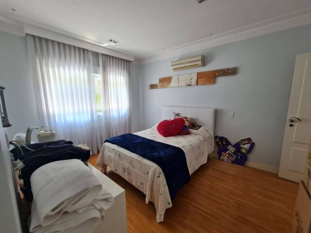 Casa para Venda em Santana de Parnaíba - 4