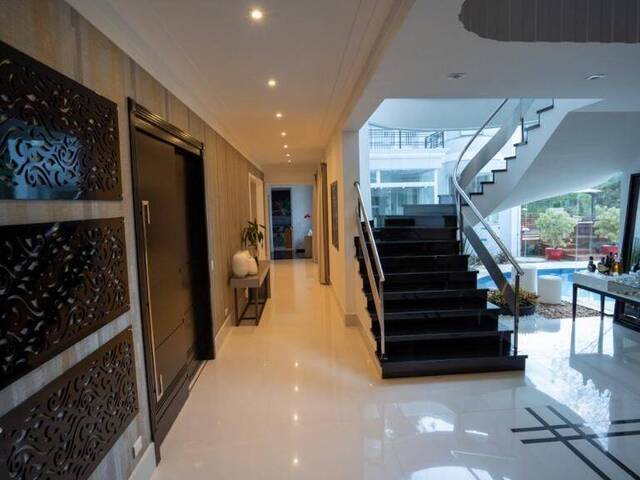 Casa para Venda em Santana de Parnaíba - 2