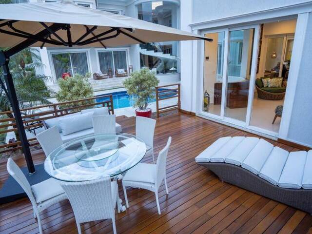 Casa para Venda em Santana de Parnaíba - 3