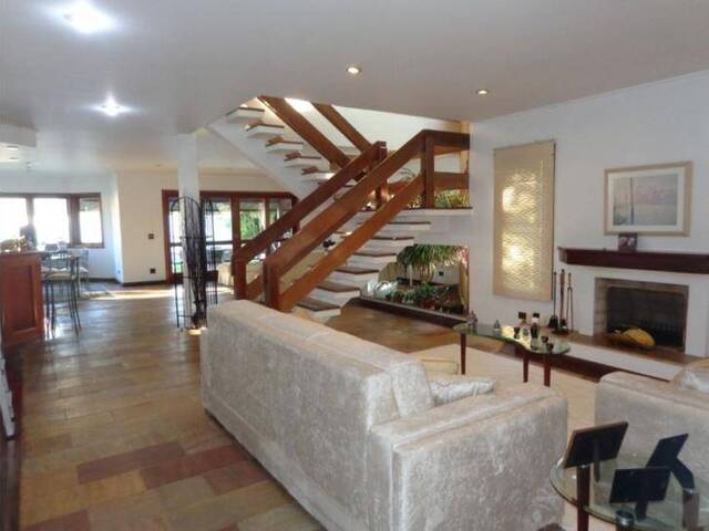 Casa para Venda em Santana de Parnaíba - 4