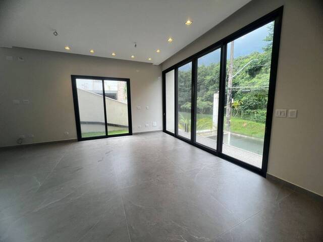 Casa para Venda em Santana de Parnaíba - 2