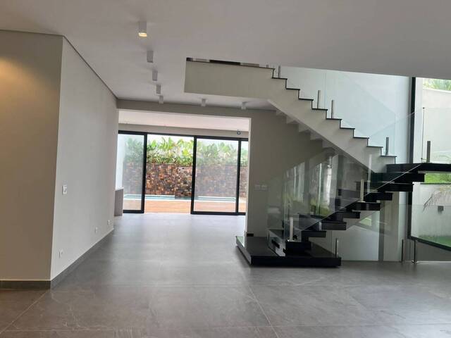 Casa para Venda em Santana de Parnaíba - 3