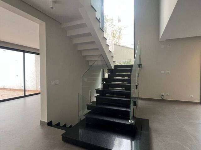 Casa para Venda em Santana de Parnaíba - 5