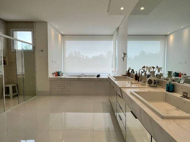 Casa para Venda em Santana de Parnaíba - 3