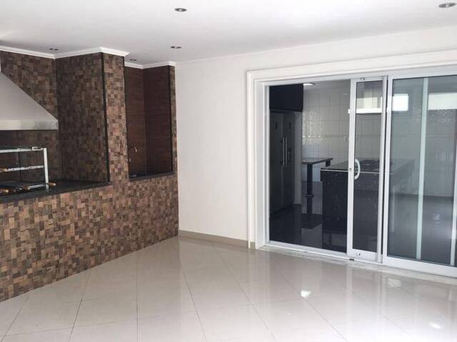 Casa para Venda em Santana de Parnaíba - 3