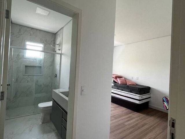 Casa para Venda em Santana de Parnaíba - 3