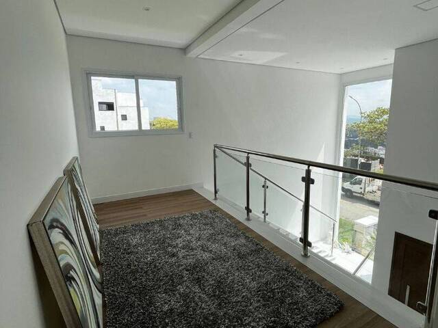 Casa para Venda em Santana de Parnaíba - 4