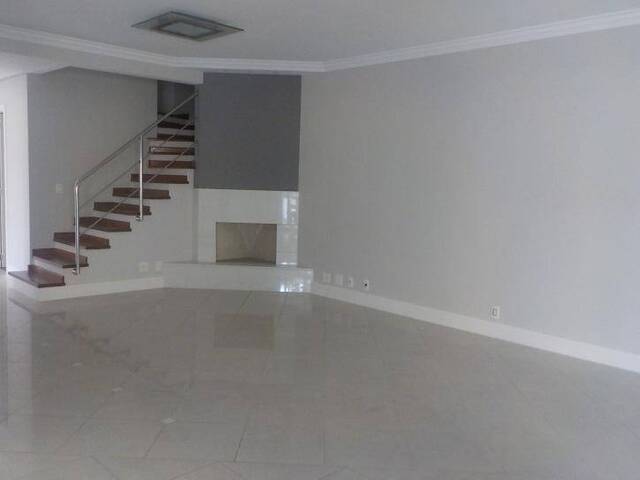 Casa para Venda em Santana de Parnaíba - 4