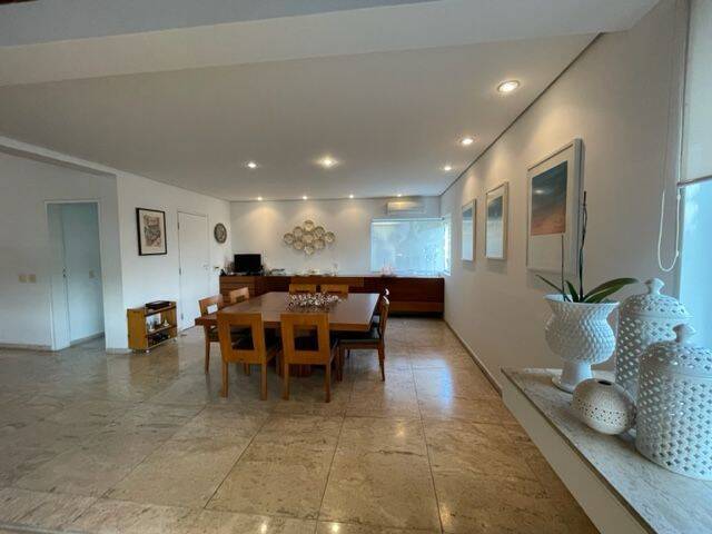 Casa para Venda em Santana de Parnaíba - 3