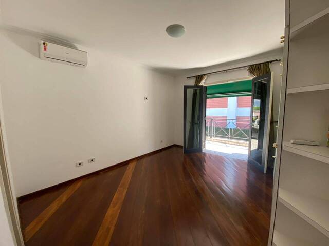 Casa para Venda em Santana de Parnaíba - 3