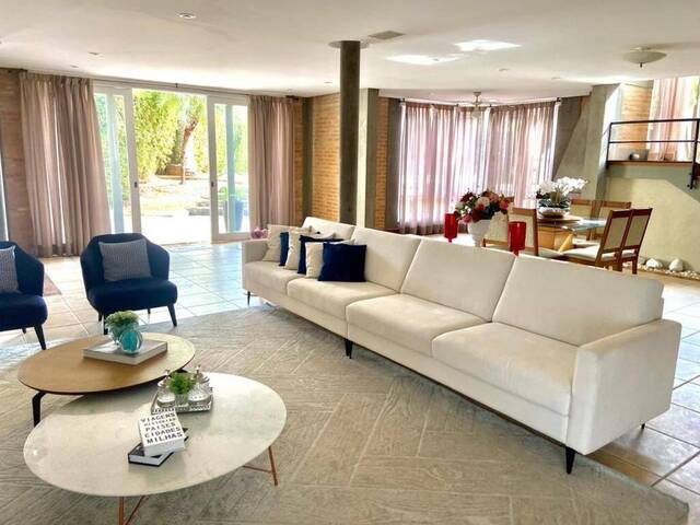 Casa para Venda em Santana de Parnaíba - 4