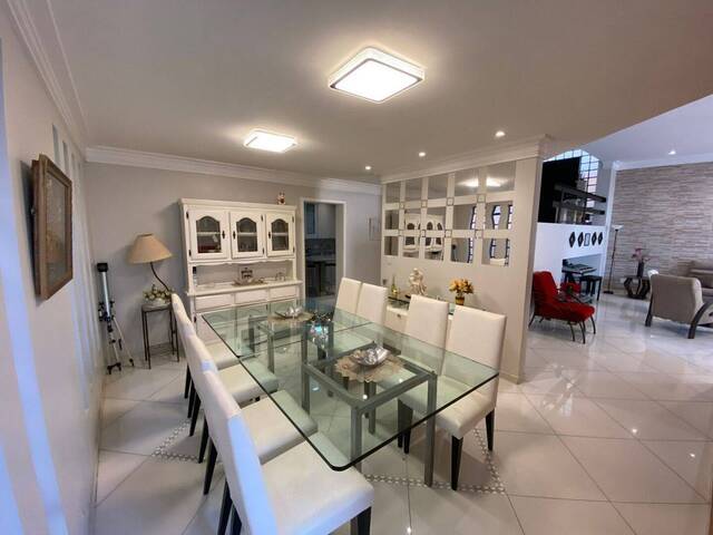 Casa para Venda em Santana de Parnaíba - 5