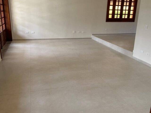 Casa para Venda em Santana de Parnaíba - 3