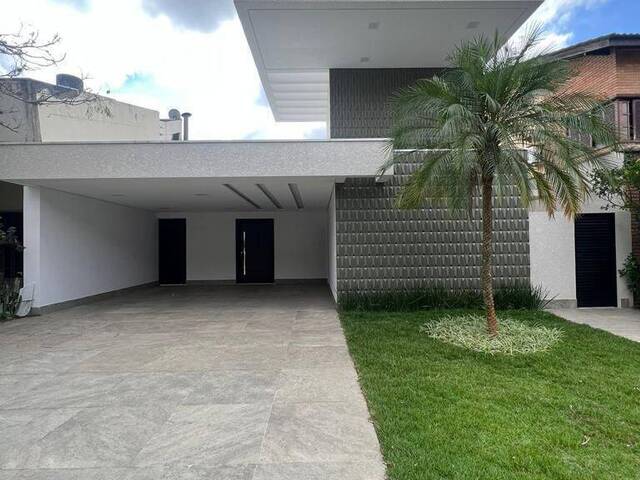 Casa para Venda em Santana de Parnaíba - 2