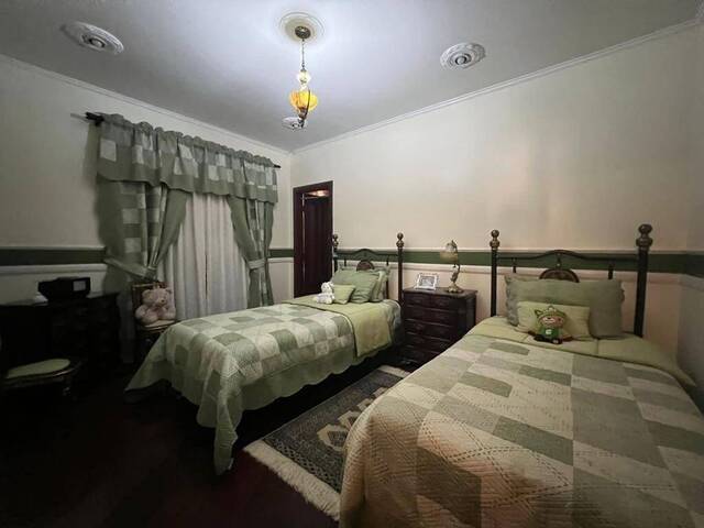 Casa para Venda em Santana de Parnaíba - 2