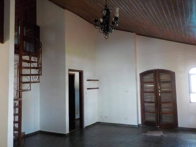 Casa para Venda em Santana de Parnaíba - 2