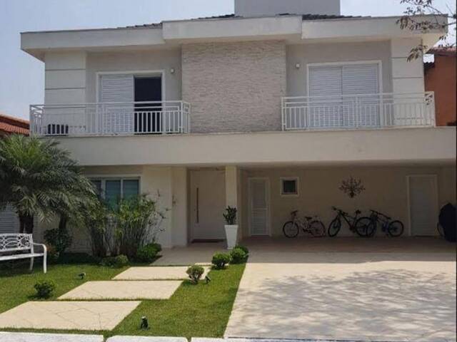 Casa para Venda em Santana de Parnaíba - 3