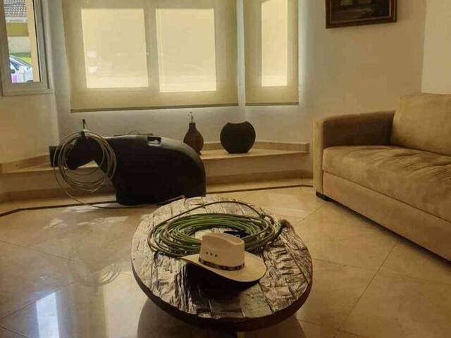 Casa para Venda em Santana de Parnaíba - 2