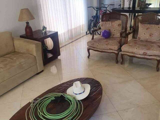 Casa para Venda em Santana de Parnaíba - 3