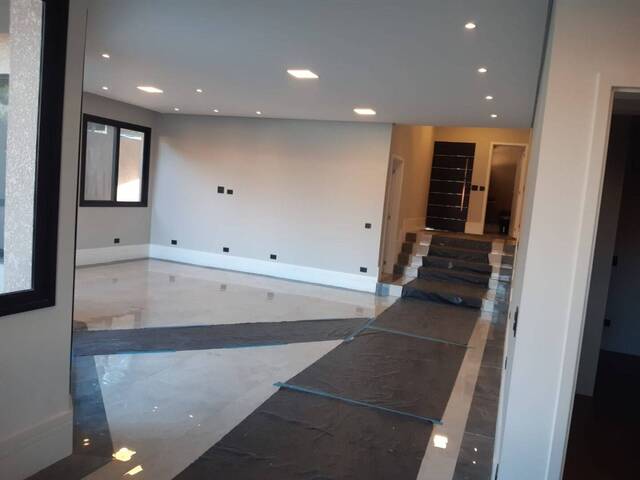 Casa para Venda em Santana de Parnaíba - 4