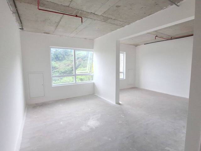 #SA0229 - Sala para Venda em Santana de Parnaíba - SP