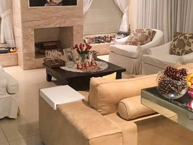 Casa para Venda em Santana de Parnaíba - 5