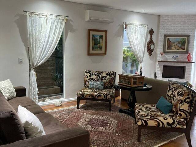 Casa para Venda em Santana de Parnaíba - 5