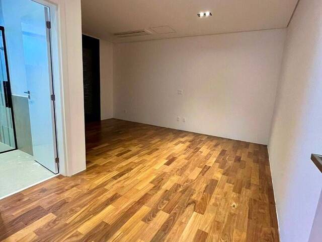 Casa para Venda em Santana de Parnaíba - 5