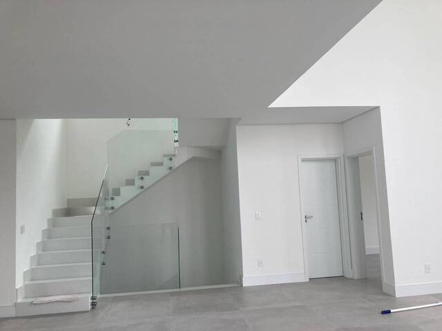 Casa para Venda em Santana de Parnaíba - 5