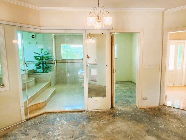 Casa para Venda em Santana de Parnaíba - 5