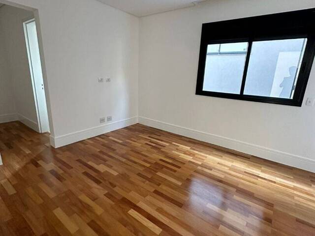 Casa para Venda em Santana de Parnaíba - 2