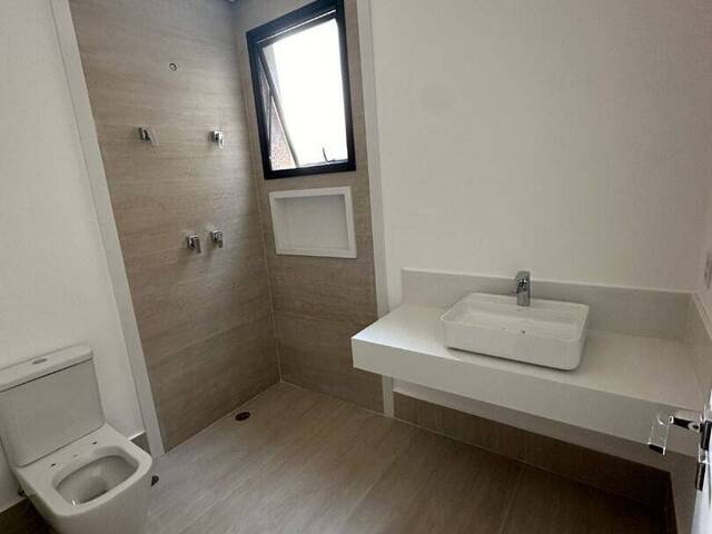 Casa para Venda em Santana de Parnaíba - 3