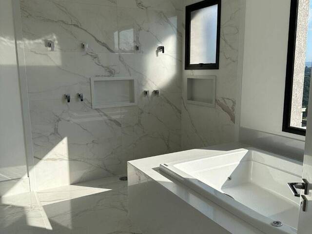 Casa para Venda em Santana de Parnaíba - 5