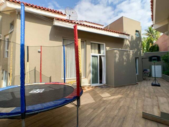 Casa para Venda em Santana de Parnaíba - 3