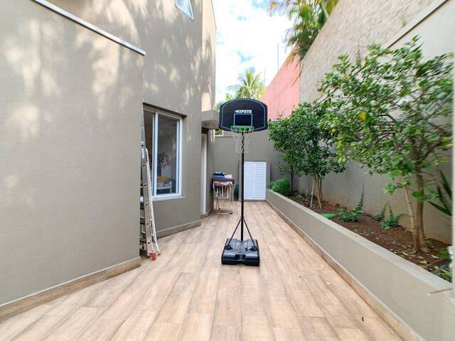 Casa para Venda em Santana de Parnaíba - 4